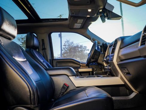 Used 2019 Ford F250 Lariat image 11