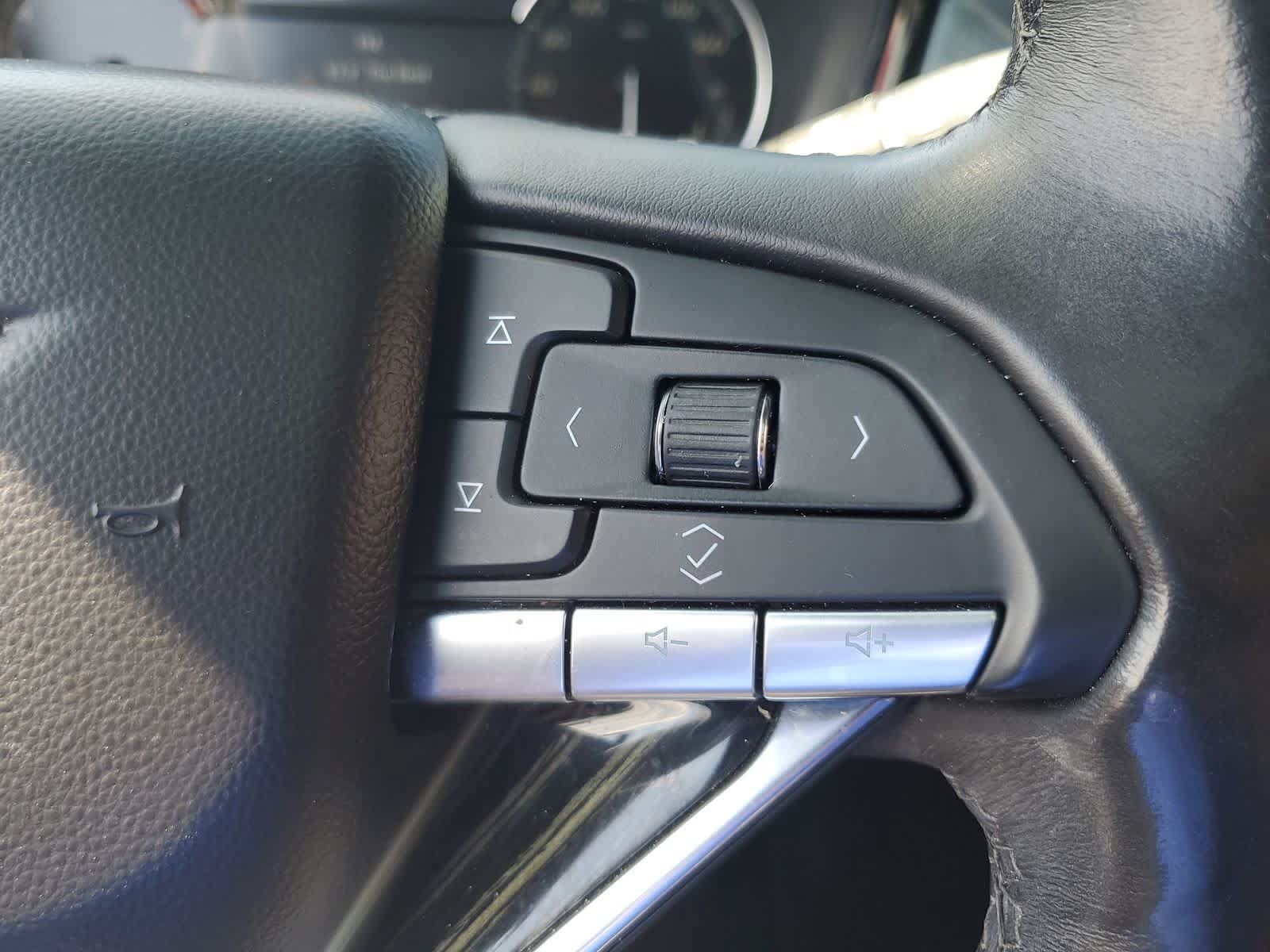 Used 2023 Cadillac XT6 Premium Luxury FWD image 18