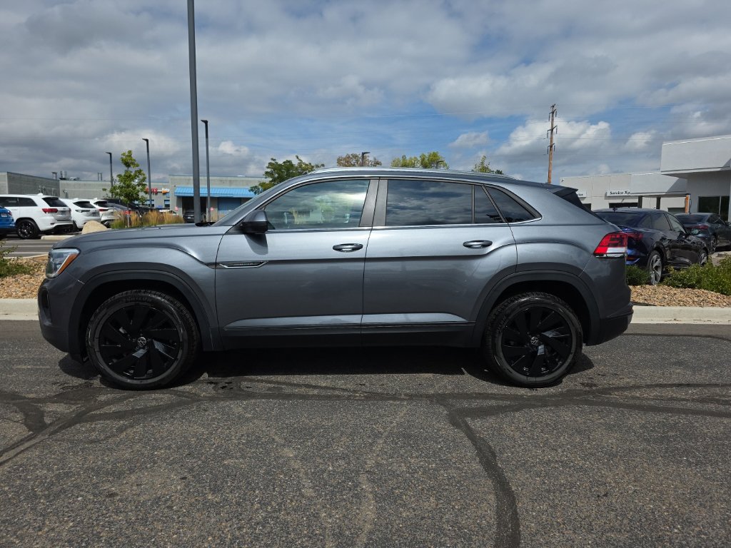 Certified 2024 Volkswagen Atlas Cross Sport SE AWD/4WD image 2