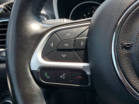 Used 2019 Jeep Compass Latitude FWD image 23