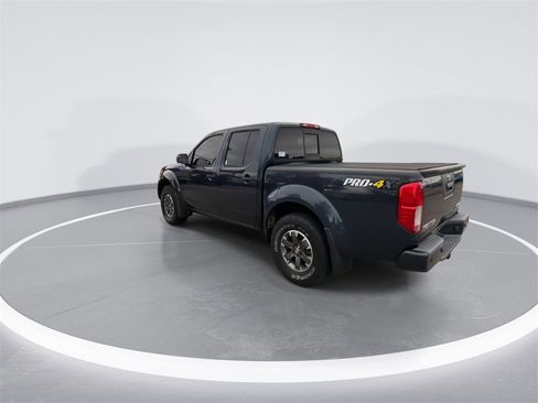 Used 2019 Nissan Frontier PRO-4X image 6