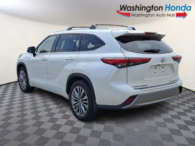 Used 2020 Toyota Highlander Platinum AWD/4WD image 4