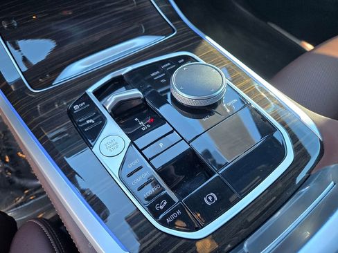 Used 2024 BMW X5 xDrive40i w/ Premium Package image 16