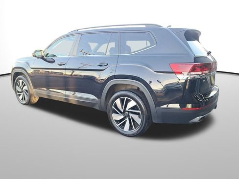 Used 2024 Volkswagen Atlas SE image 3