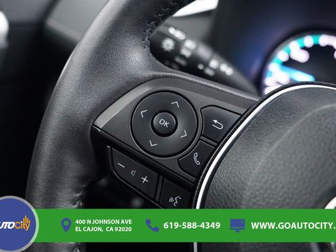 Used 2022 Toyota RAV4 XLE Premium AWD/4WD image 21