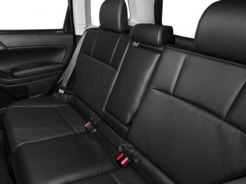 Used 2016 Subaru Forester 2.5i Touring w/ Eyesight & Navigation System image 16