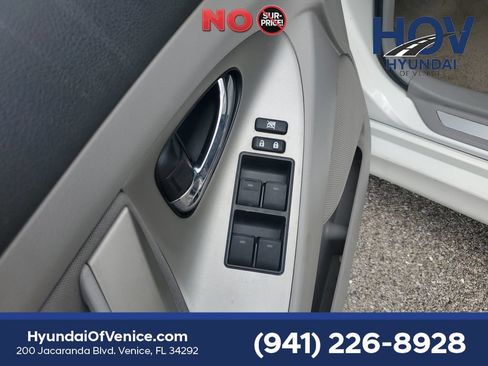 Used 2010 Toyota Camry SE FWD image 26