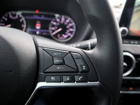 Used 2025 Nissan Sentra SV image 19