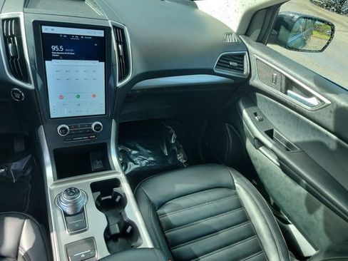 Used 2023 Ford Edge SEL image 17