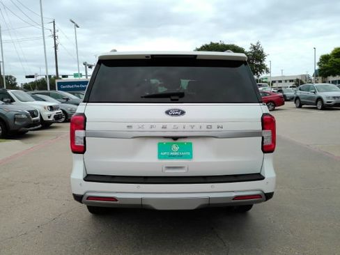 Used 2024 Ford Expedition XLT AWD/4WD image 7
