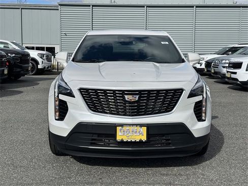 Used 2022 Cadillac XT4 Luxury w/ Cold Weather Package image 2