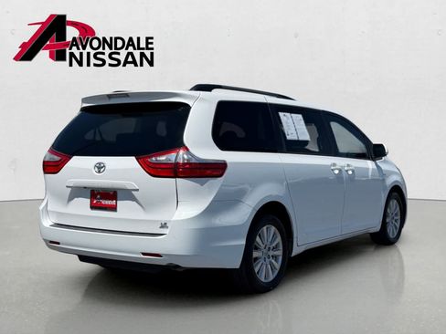 Used 2017 Toyota Sienna LE AWD/4WD image 6
