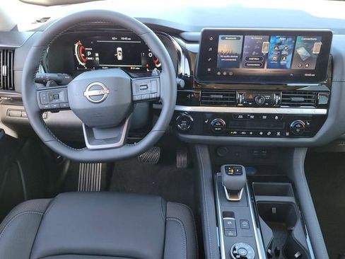 New 2026 Nissan Pathfinder SL image 8