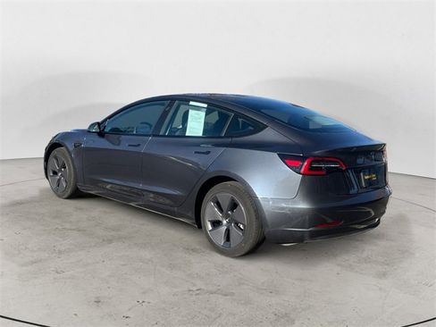 Used 2023 Tesla Model 3 Standard Range image 3