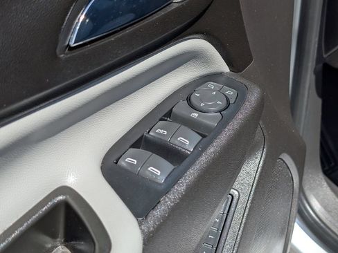 Used 2019 Chevrolet Equinox Premier FWD image 16