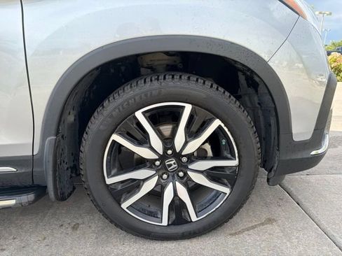 Used 2020 Honda Pilot Touring image 10