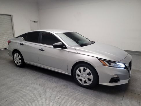 Used 2021 Nissan Altima 2.5 SV FWD image 11