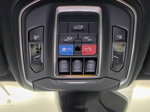 New 2026 Jeep Grand Wagoneer Limited AWD/4WD image 35