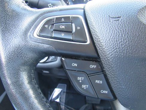 Used 2017 Ford Escape Titanium FWD image 25