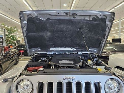 Used 2017 Jeep Wrangler Unlimited Sahara AWD/4WD image 35