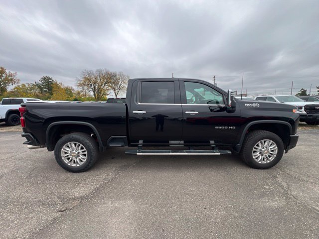 Used 2022 Chevrolet Silverado 2500 High Country w/ Safety Package II AWD/4WD image 4