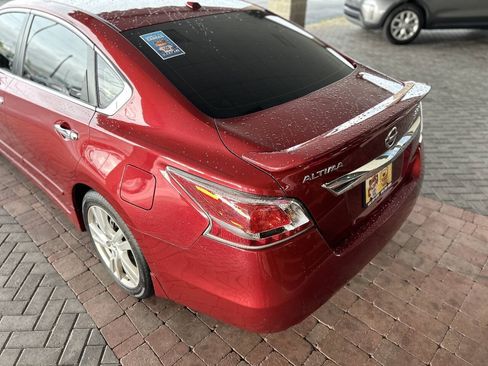 Used 2015 Nissan Altima 3.5 SL FWD image 17