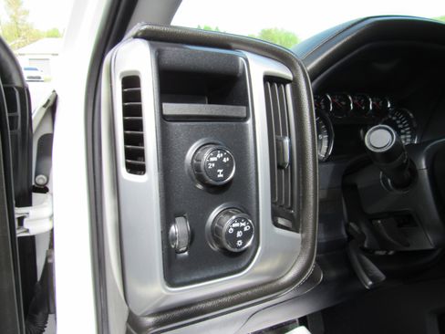 Used 2014 GMC Sierra 1500 SLT w/ SLT Crew Cab Value Package AWD/4WD image 17