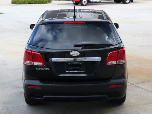 Used 2011 Kia Sorento 2WD image 9