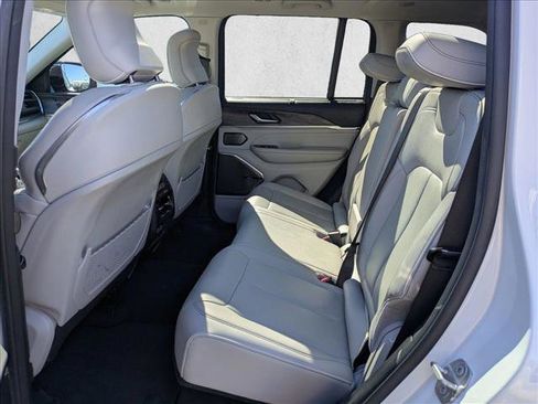 Used 2023 Jeep Grand Cherokee Overland w/ Adv Protech Group III image 19