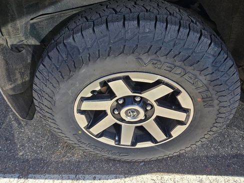 Used 2023 Toyota 4Runner TRD Off-Road Premium w/ Moonroof Package image 17