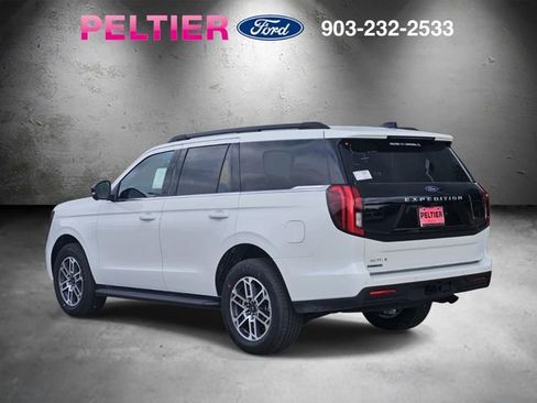 New 2026 Ford Expedition Active image 3