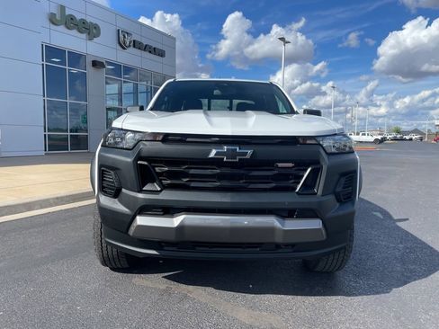 Used 2024 Chevrolet Colorado Trail Boss AWD/4WD image 10