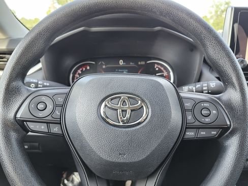 Used 2024 Toyota RAV4 XLE AWD/4WD image 27