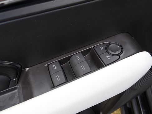 Used 2024 GMC Canyon AT4X image 16