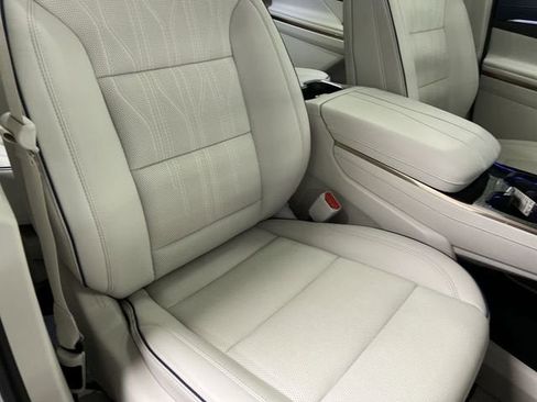 Certified 2025 Buick Enclave Avenir w/ Super Cruise Package image 29