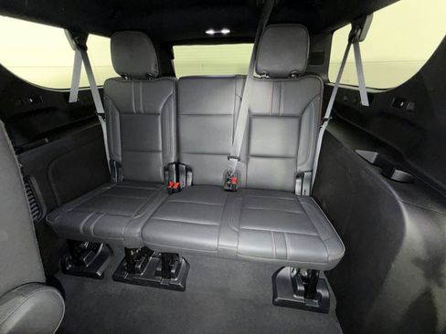 Used 2023 Chevrolet Suburban RST w/ Luxury Package image 26