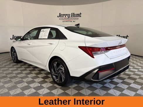 Used 2025 Hyundai Elantra Limited FWD image 6