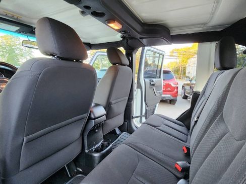 Used 2016 Jeep Wrangler Unlimited Sport w/ Quick Order Package 24S AWD/4WD image 29