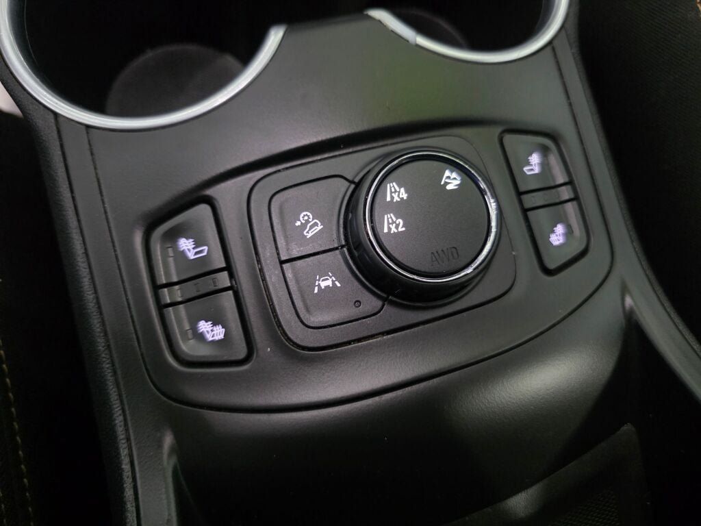 Used 2020 GMC Terrain SLE w/ Driver Convenience Package AWD/4WD image 15