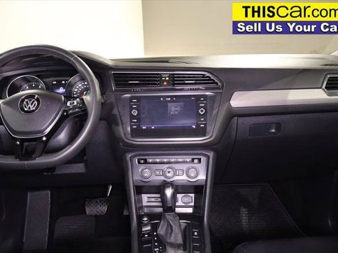 Used 2020 Volkswagen Tiguan SE FWD image 22