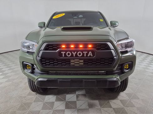 Used 2022 Toyota Tacoma TRD Sport w/ Technology Package RWD image 8