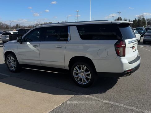 Used 2023 Chevrolet Suburban High Country image 6