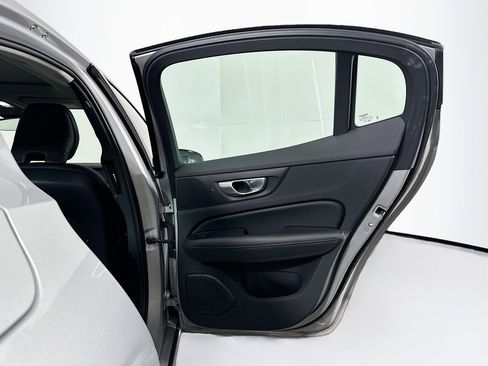Used 2024 Volvo S60 B5 Core image 30