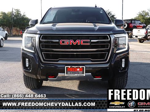 Used 2024 GMC Yukon XL AT4 image 2
