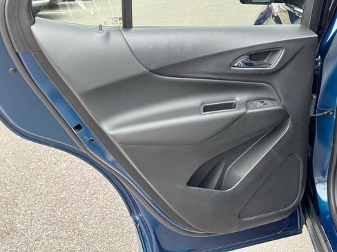 Used 2020 Chevrolet Equinox LT image 18