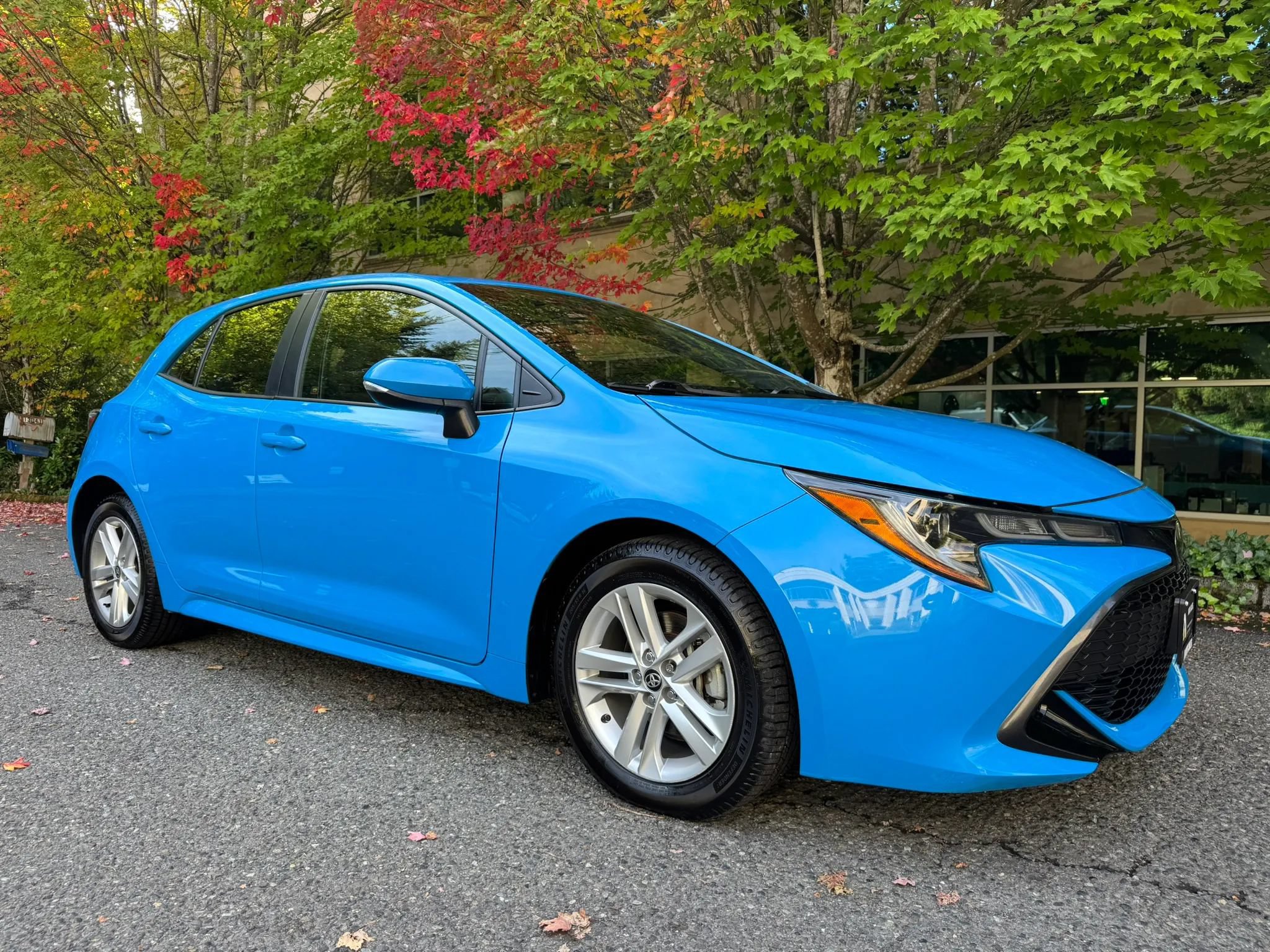 Used 2019 Toyota Corolla SE w/ SE Option Package FWD image 1