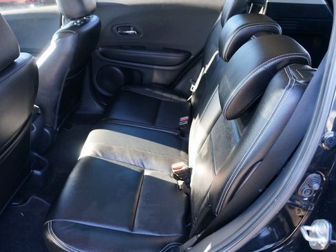 Used 2019 Honda HR-V LX image 11