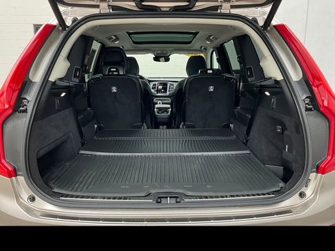 Certified 2023 Volvo XC90 B6 Ultimate w/ Protection Package Premier AWD/4WD image 11