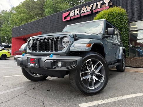 Used 2024 Jeep Wrangler Unlimited w/ Convenience Group AWD/4WD image 2