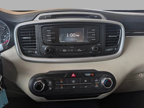 Used 2016 Kia Sorento LX FWD image 38